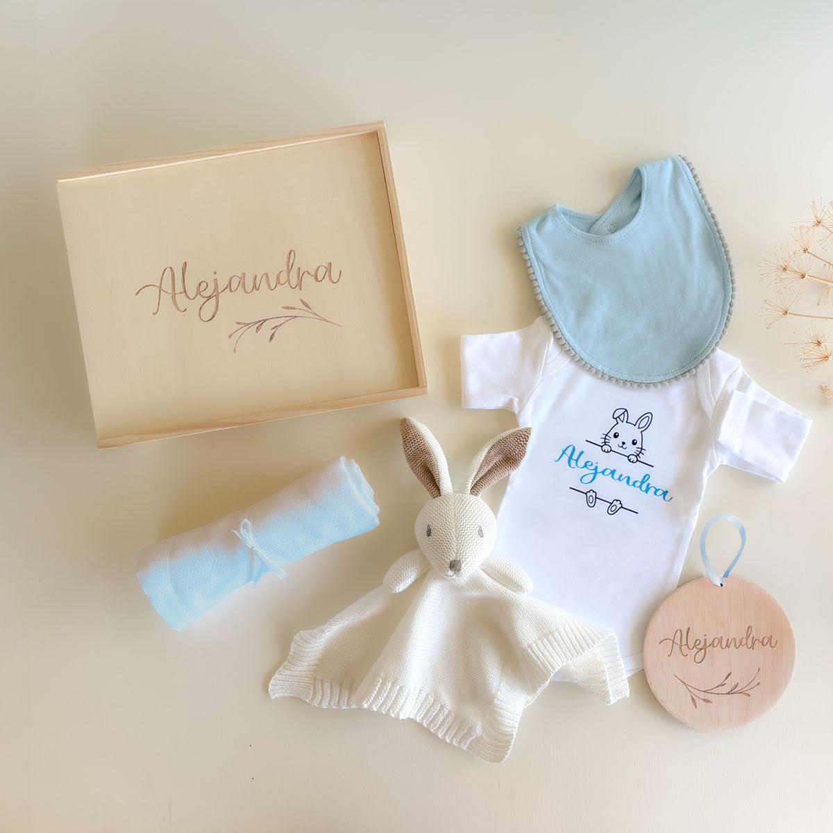 Caja regalo de nacimiento personalizada Conejo Azul | ChinPum