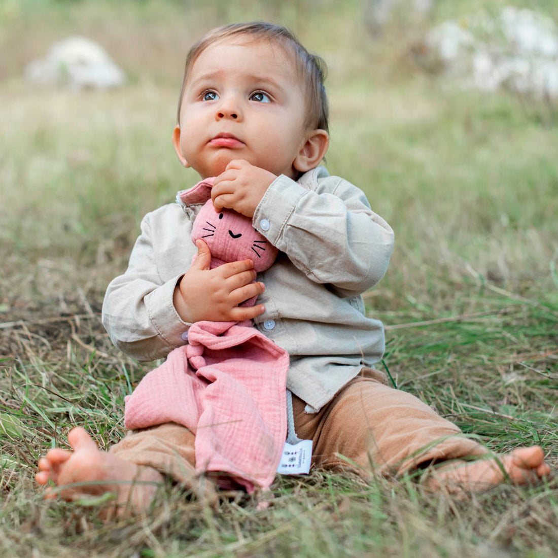 Niño con doudou Conejo Rosa de algodón orgánico |ChinPum