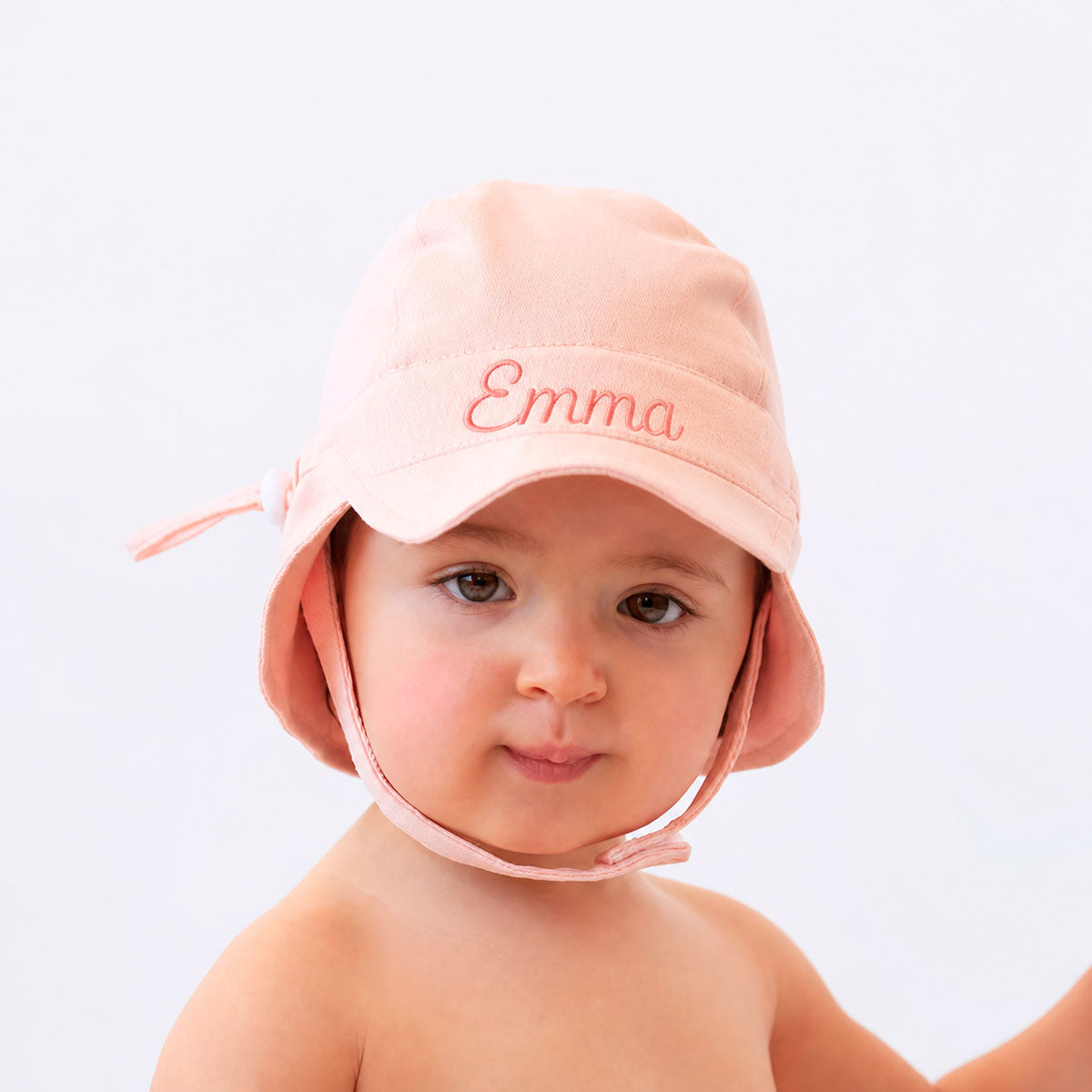 Gorrito Bebé Rosa con protección personalizado | ChinPum.
