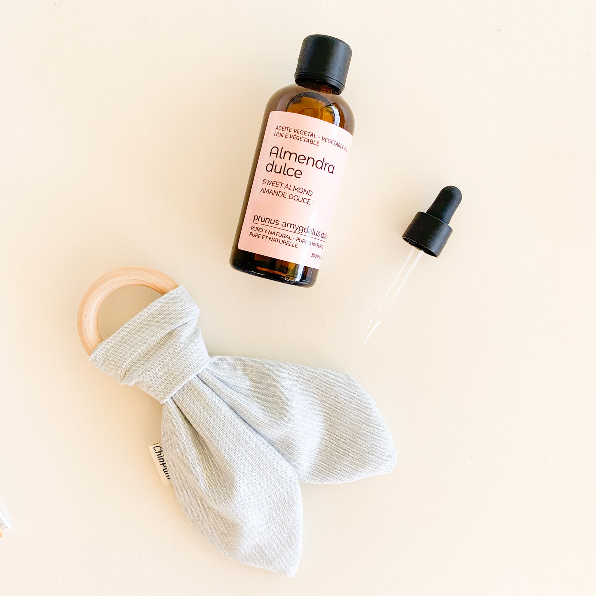 Aceite de almendras y anilla mordedor | Chin Pum