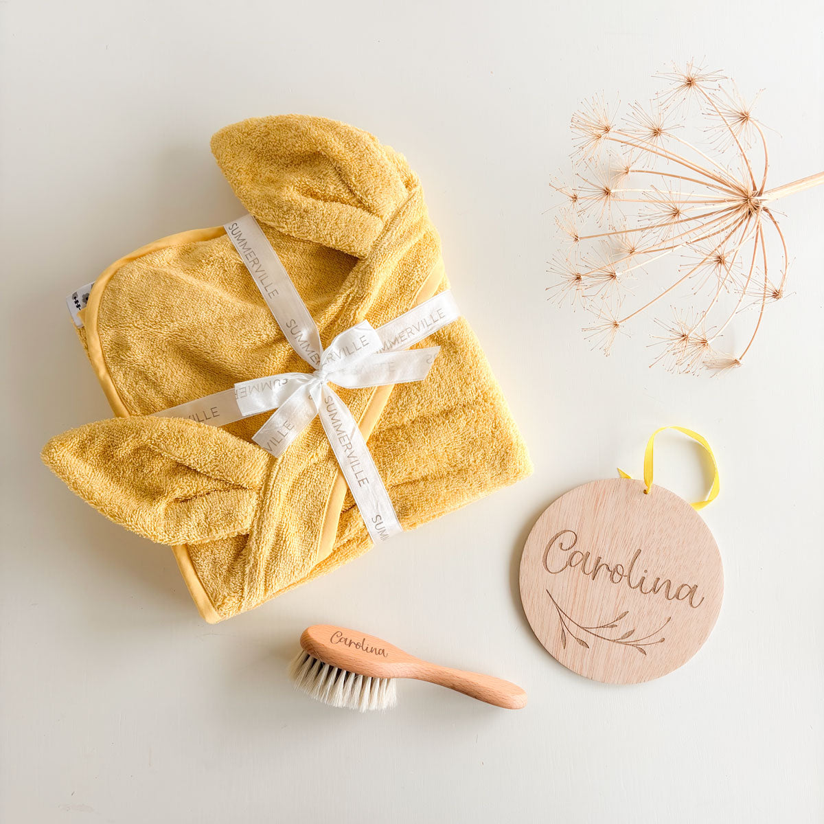 Pack capa ,disco para colgar y cepillo personalizado bebé Amarillo | Chin Pum