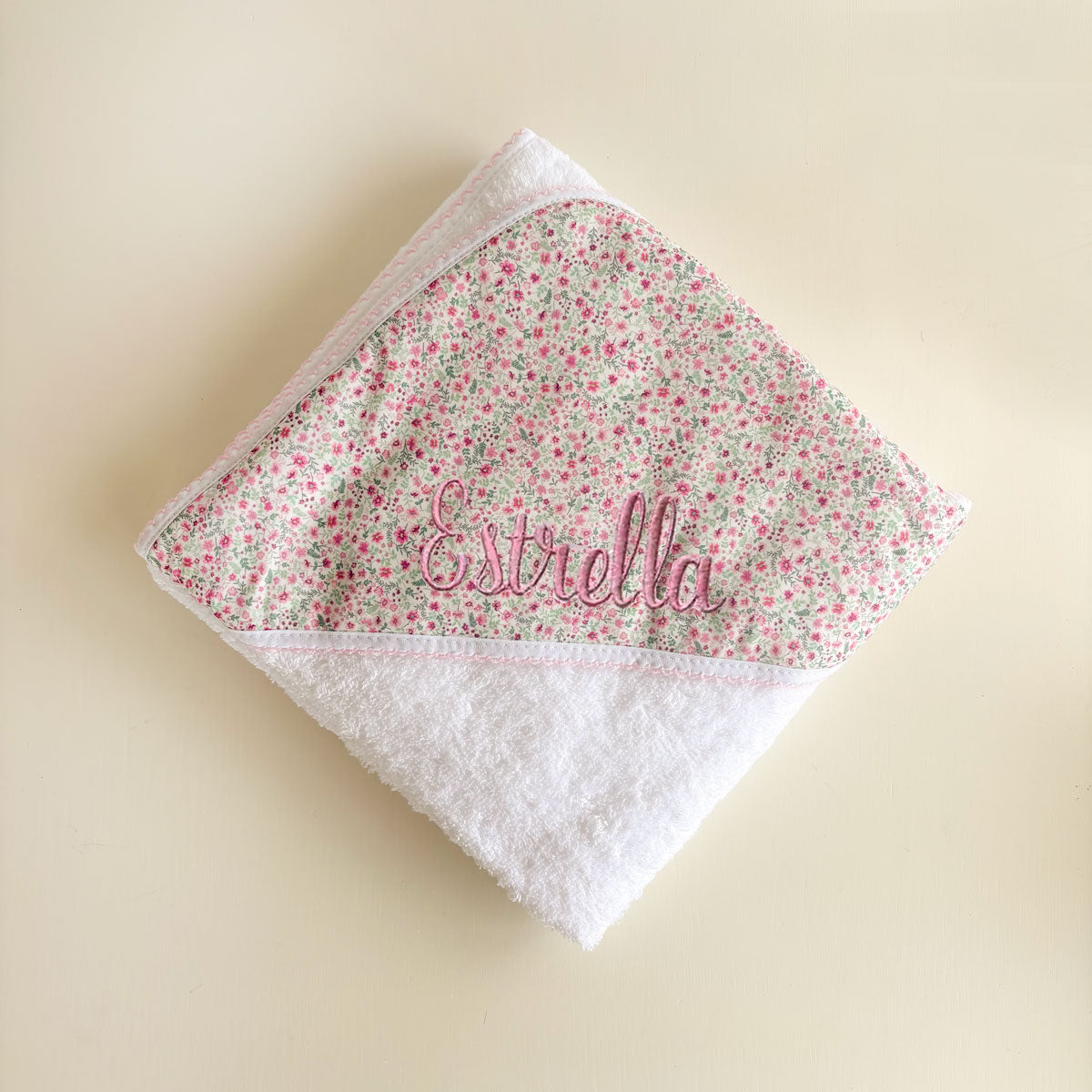 Capa bebé flores malva Personalizada | ChinPum