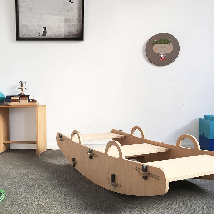 Balancín grande de madera para varios niños