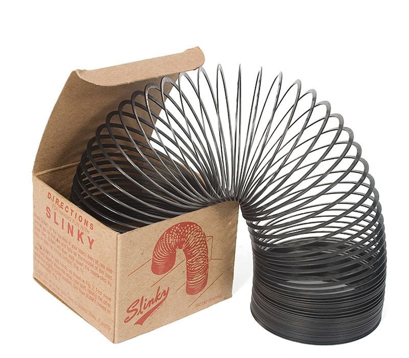 juego slinky saliendo de su caja original