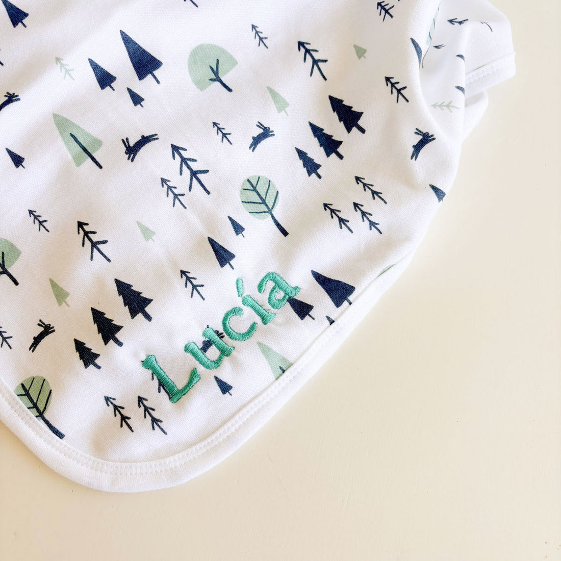 Arrullo Forest Personalizada de algodón orgánico para bebé | Chin Pum