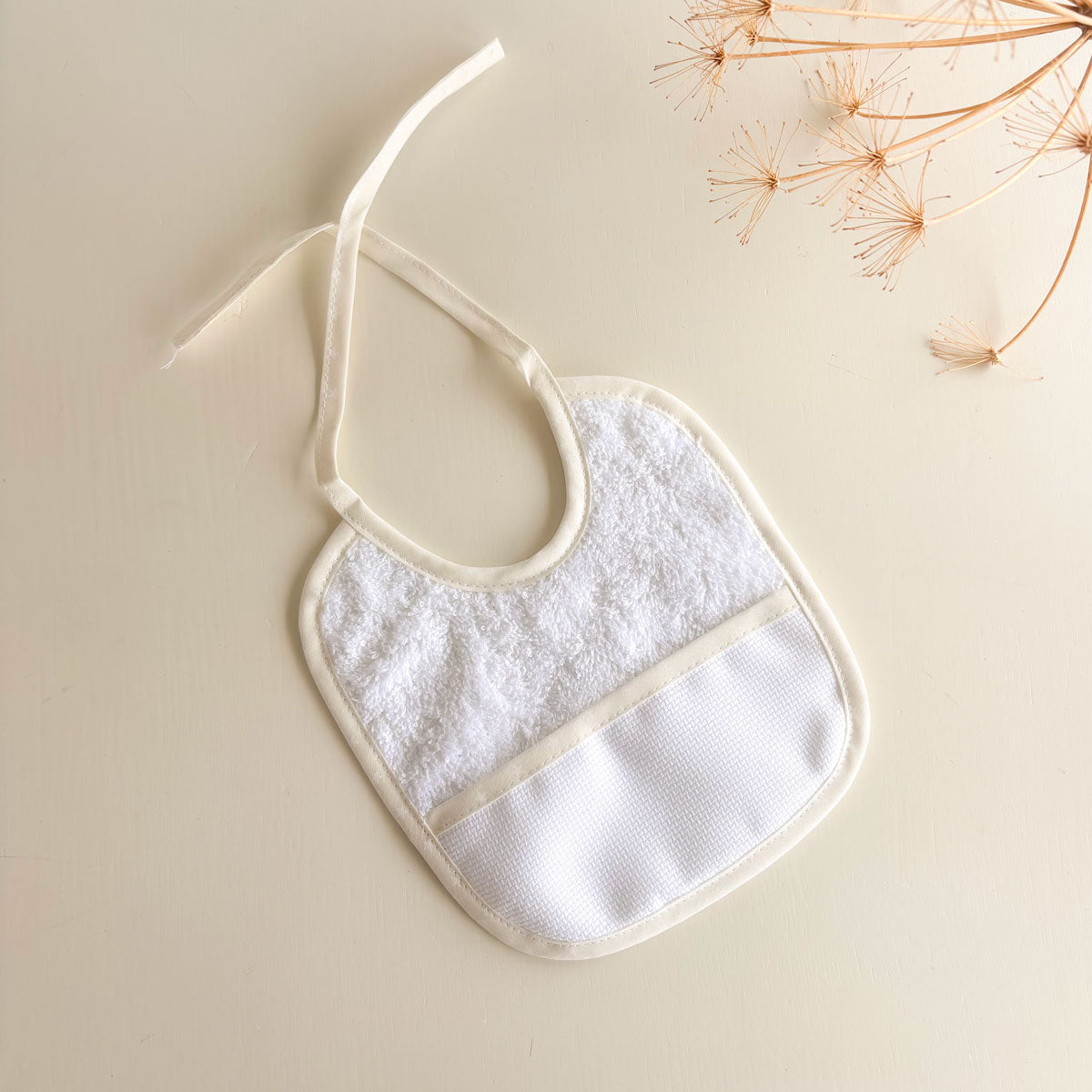 Babero crema algodón bolsillo delantero para personalizar | Chin Pum