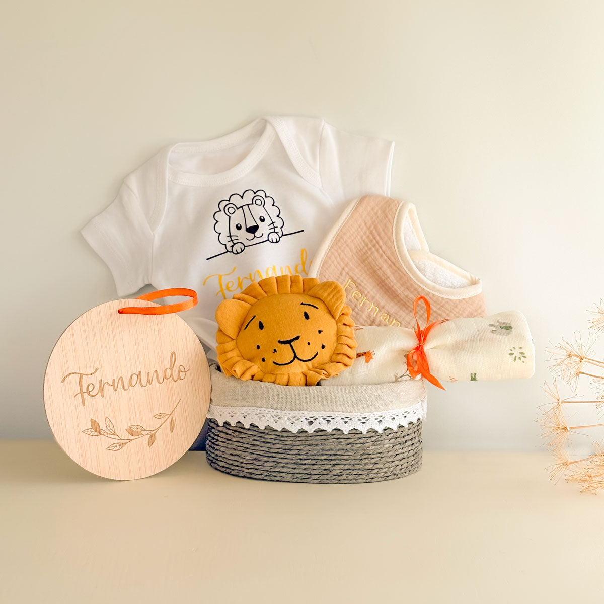 Cesta regalo personalizada León  | Chin Pum