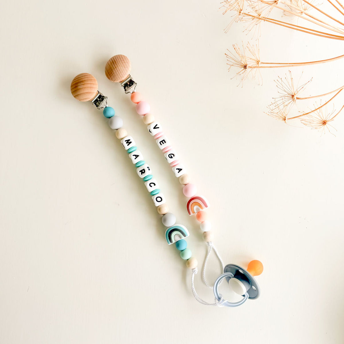 Chupetero personalizado Arcoíris Rosa | Chin Pum