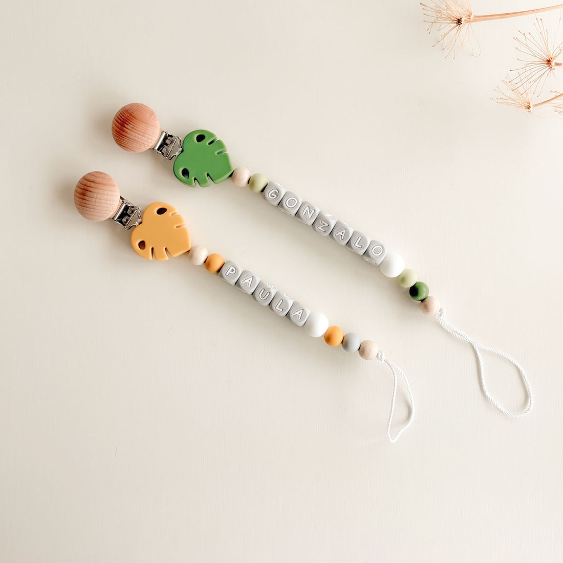 Chupeteros personalizados Monstera |Chin Pum