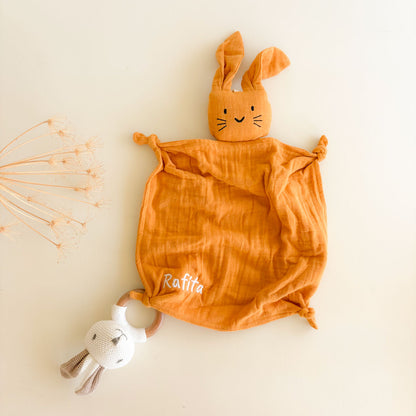 Doudou Conejo Naranja de algodón orgánico bordado |ChinPum