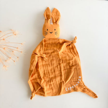 Doudou Conejo Naranja de algodón orgánico bordado |ChinPum