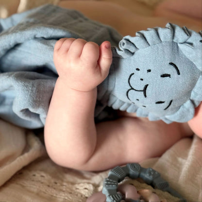 Bebé con doudou León Azul Personalizado | ChinPum