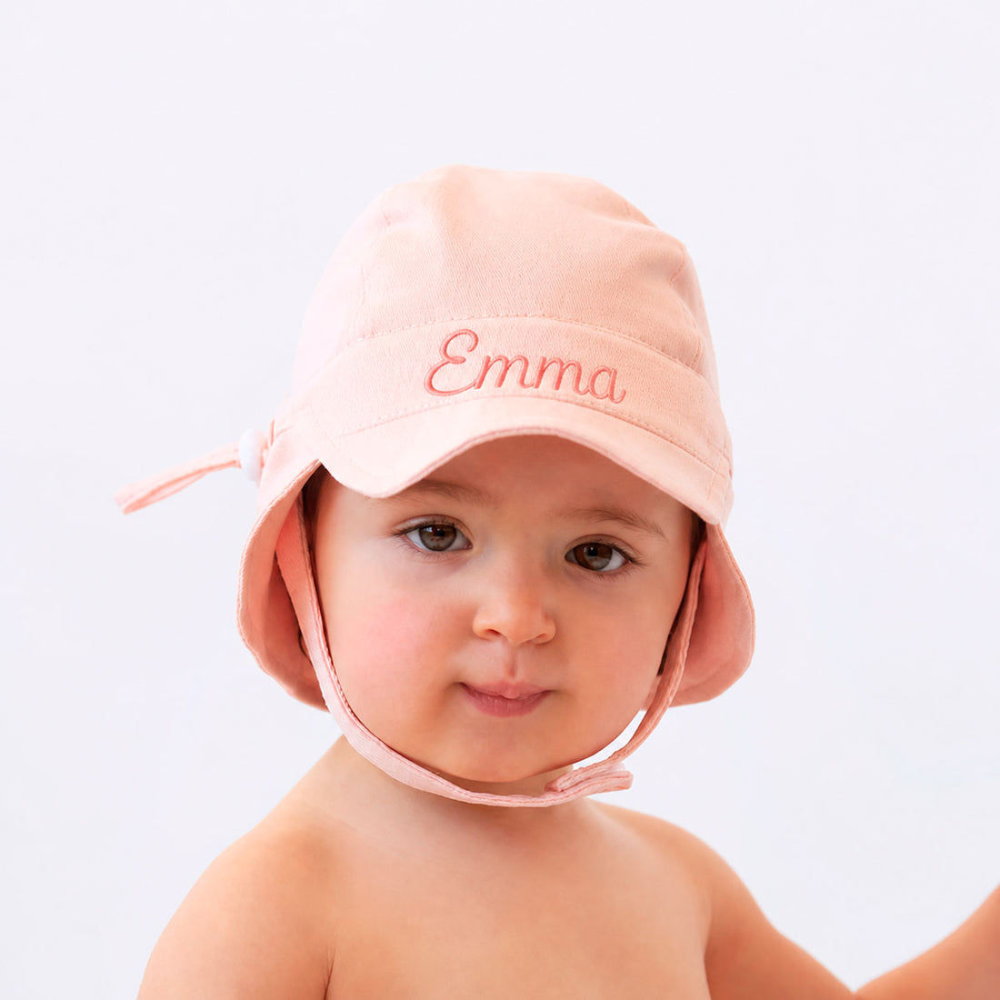 Gorrito Bebé Rosa con protección personalizado | ChinPum.
