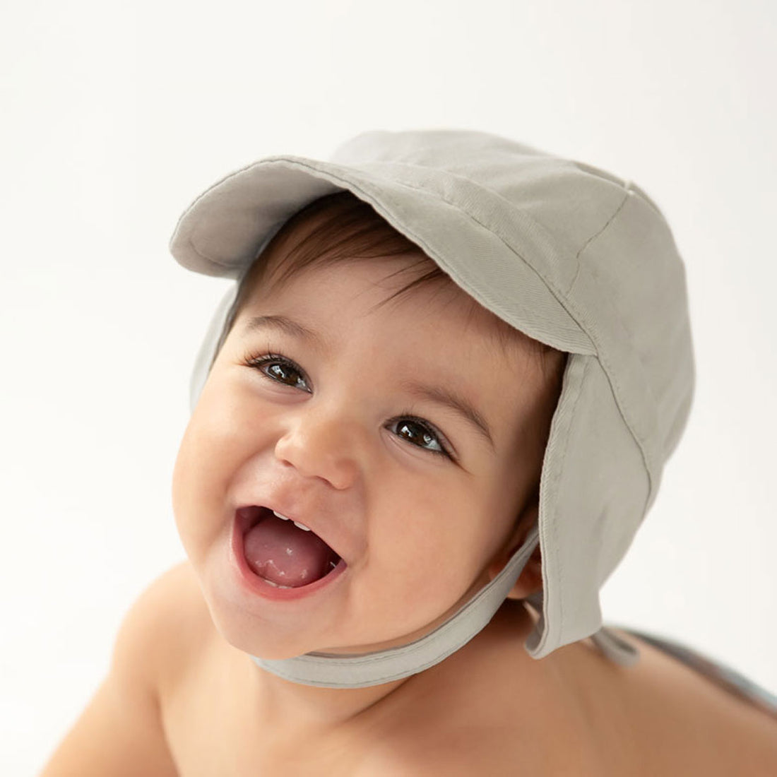 Bebé con gorro de algodón verano personalizado  | Chin Pum