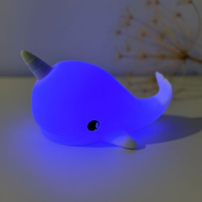 Luz de noche quitamiedos Ballena Narval | Chin Pum