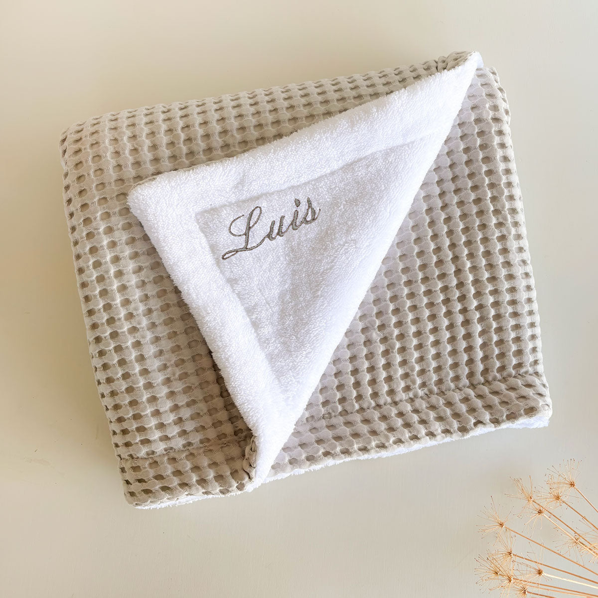 Maxi manta Peluche gris para bebe personalizada | Chin Pum