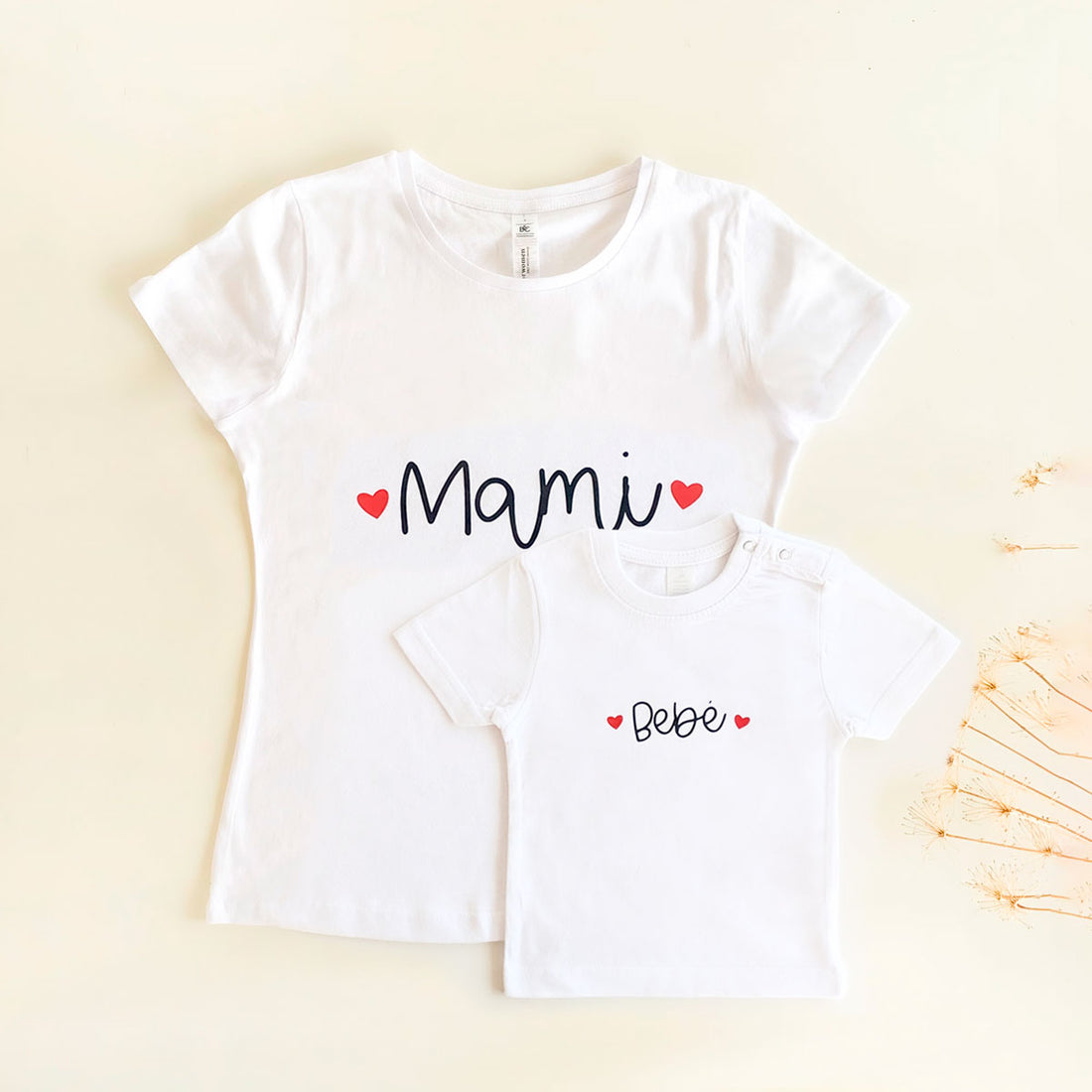 Camisetas personalizadas "Mami y Bebé" corazones Blanca manga corta | Chin Pum