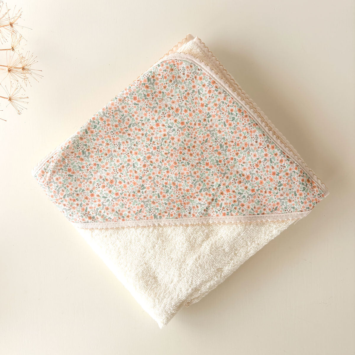 Capa bebe flores crema Personalizada | Chin Pum