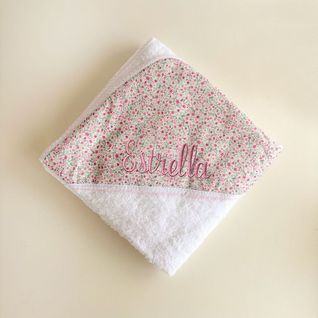 Capa bebé flores malva Personalizada | ChinPum