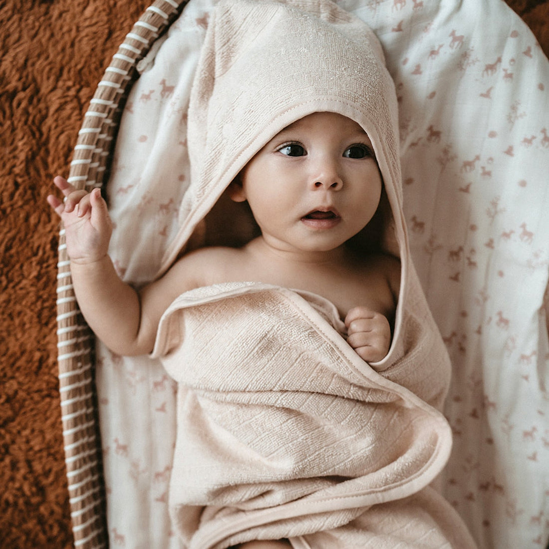 Bebé con capa de baño Arena | ChinPum