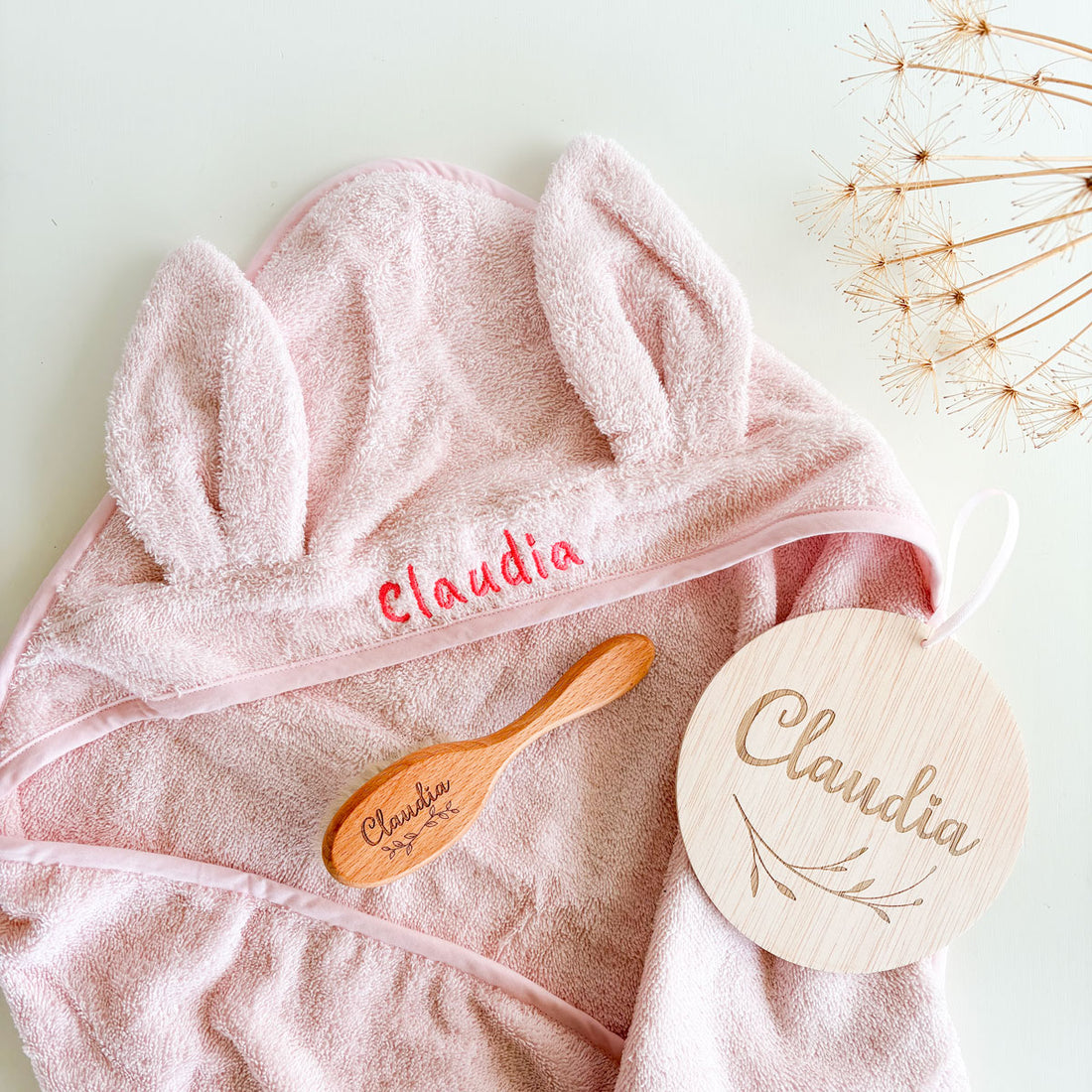 Capa baño bebé Conejo Rosa personalizada con cepillo y disco | ChinPum