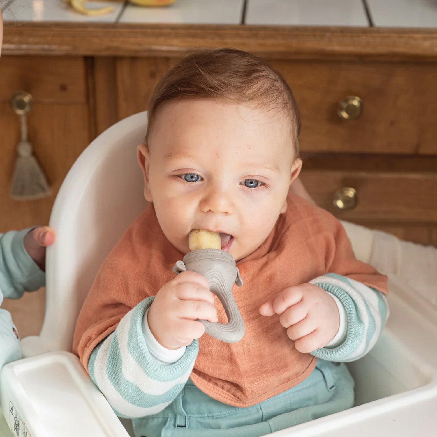 Bebé con chupete Alimentador Gris | ChinPum
