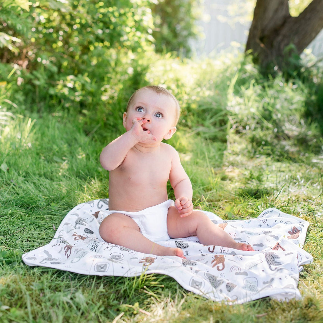Bebé sobre mantita astrocat | ChinPum