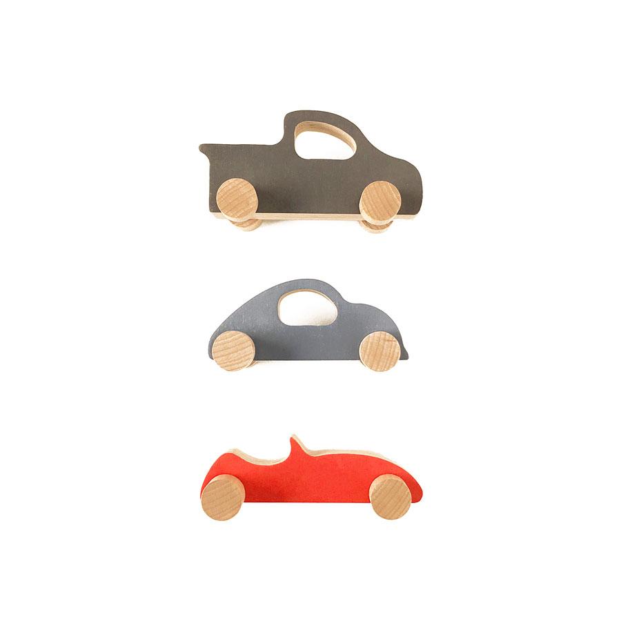 3 coches de madera hechos a mano